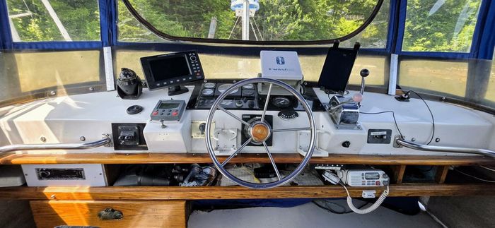 1977 Mainship 34 Trawler Photo 24 of 30