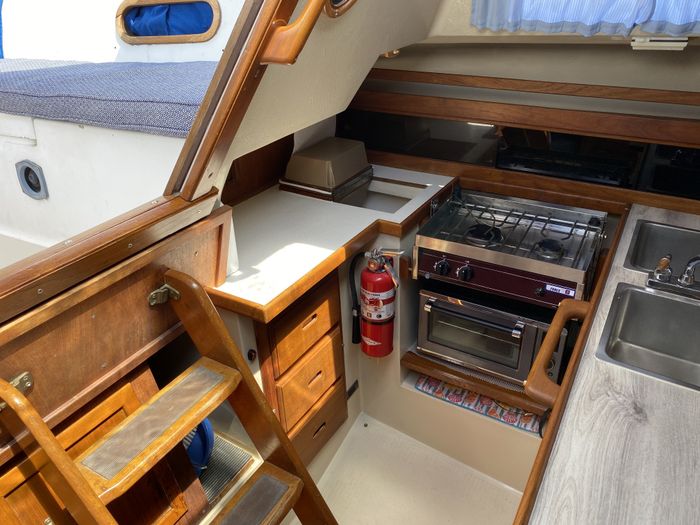 1984 Catalina Photo 50 of 69