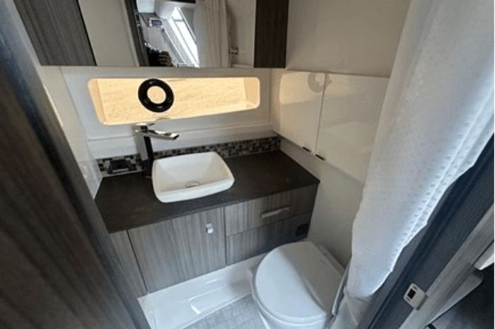 2025 Sea Ray 400 SLX Photo 22 sur 26