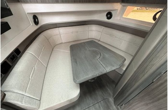 2025 Sea Ray 400 SLX Photo 20 sur 26