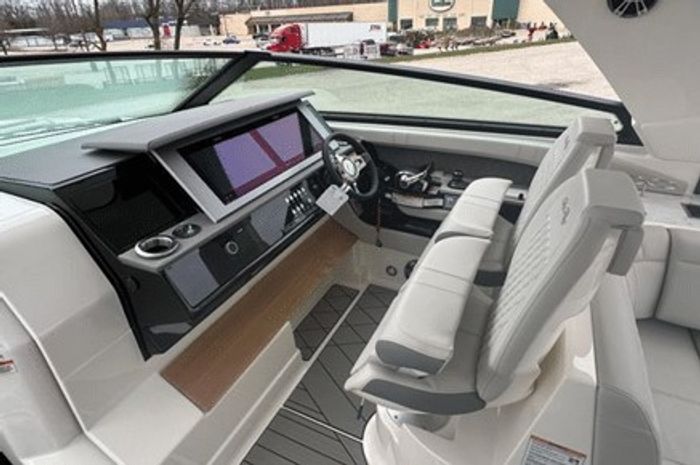 2025 Sea Ray 400 SLX Photo 10 sur 26