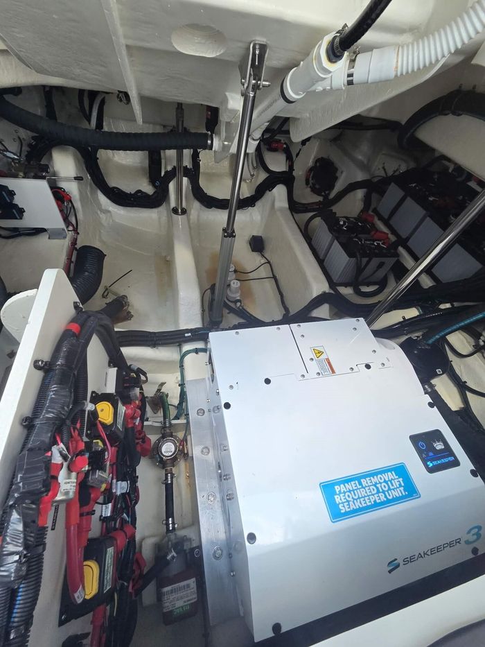2025 Sea Ray 400 SLX Photo 25 sur 26