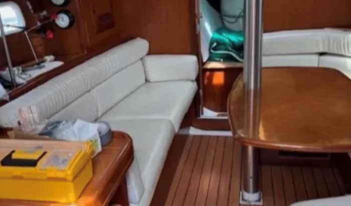 2002 Beneteau 361 Photo 5 of 13