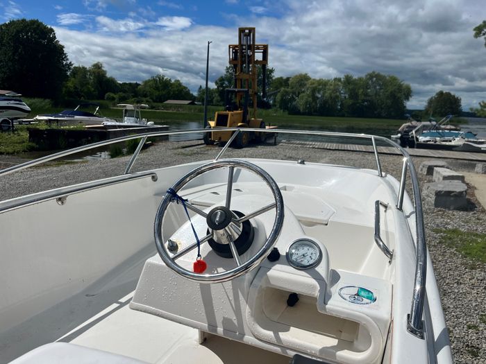 2009 Boston Whaler 130SS Photo 6 of 9