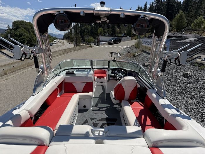 2019 MasterCraft XT23 Photo 12 sur 34
