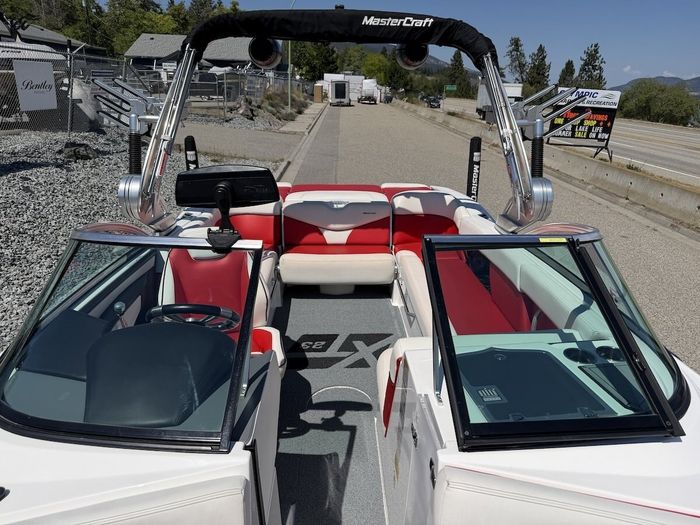 2019 MasterCraft XT23 Photo 28 sur 34