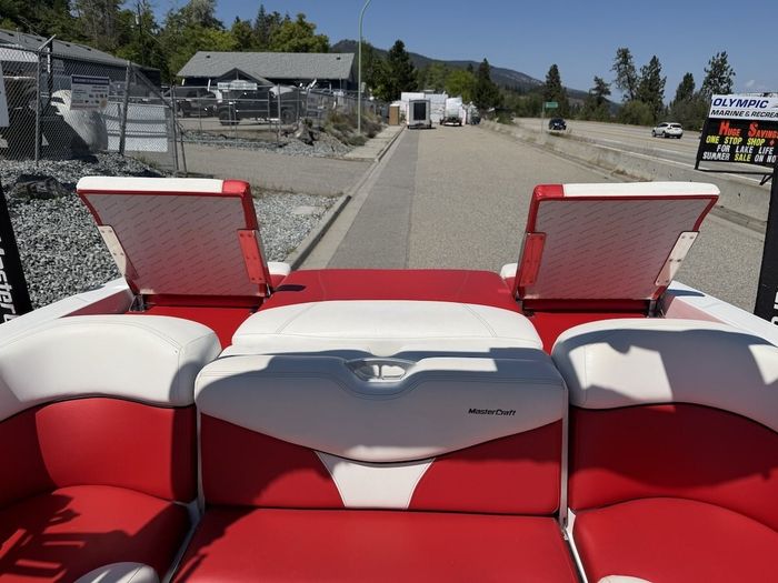 2019 MasterCraft XT23 Photo 29 sur 34
