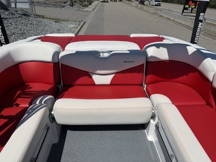 2019 MasterCraft XT23 Photo 17 sur 34