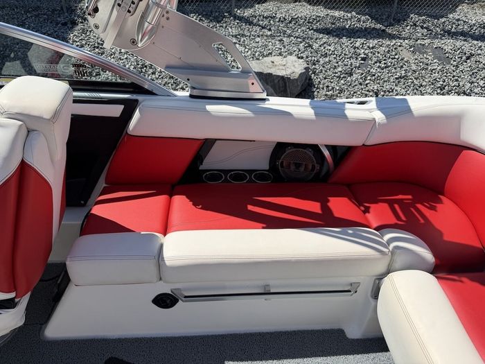 2019 MasterCraft XT23 Photo 19 sur 34