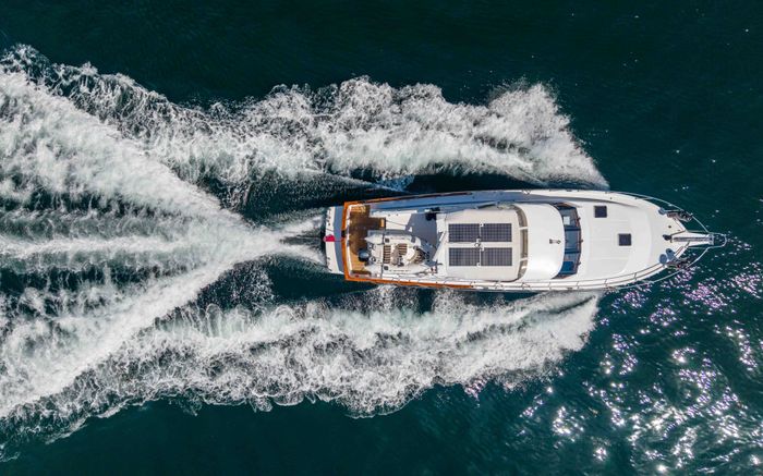 2001 Ocean Alexander 520 Pilothouse Photo 3 of 24
