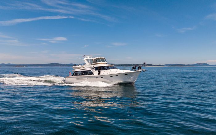 2001 Ocean Alexander 520 Pilothouse Photo 4 of 24