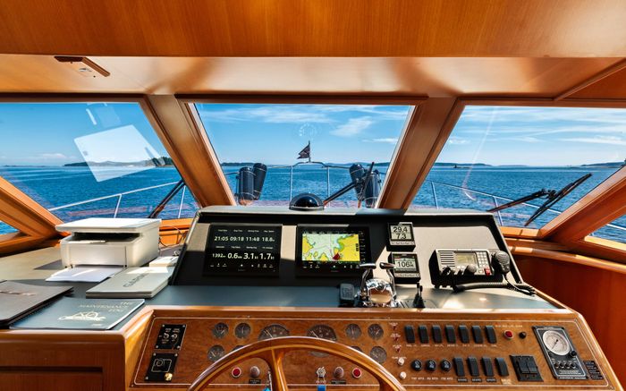 2001 Ocean Alexander 520 Pilothouse Photo 11 of 24