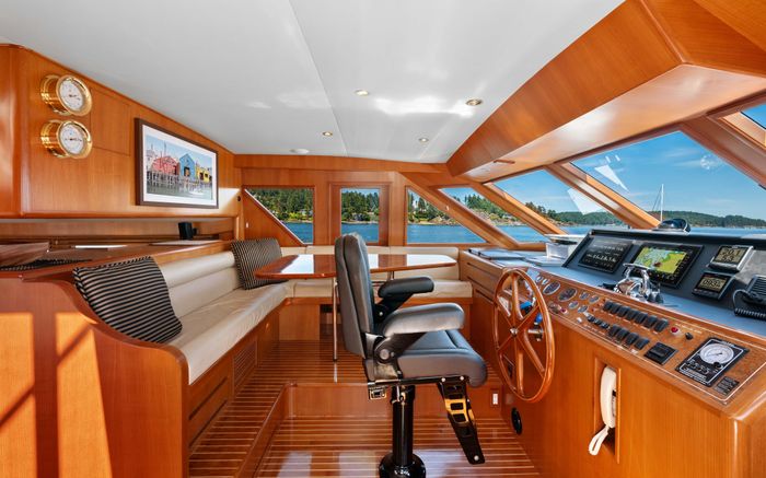 2001 Ocean Alexander 520 Pilothouse Photo 23 of 24