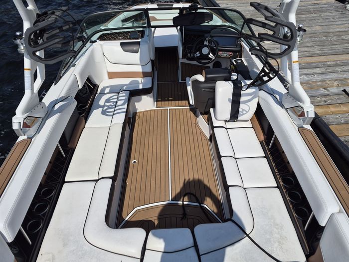 2018 Nautique GS24 Photo 3 of 8