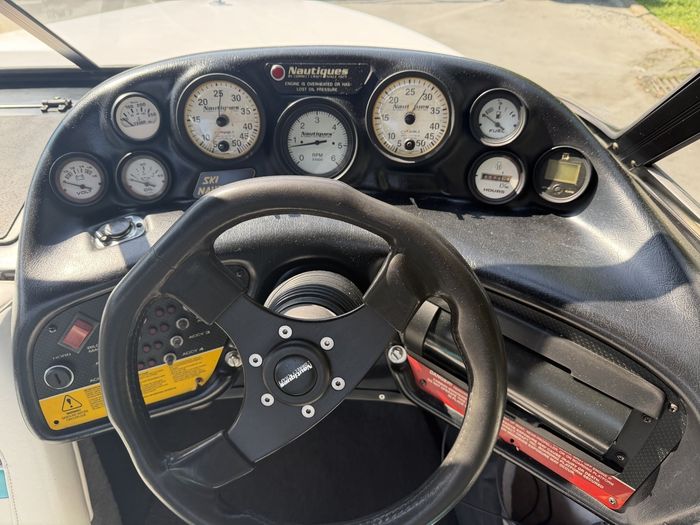1995 Correct Craft Ski Nautique Photo 7 of 11