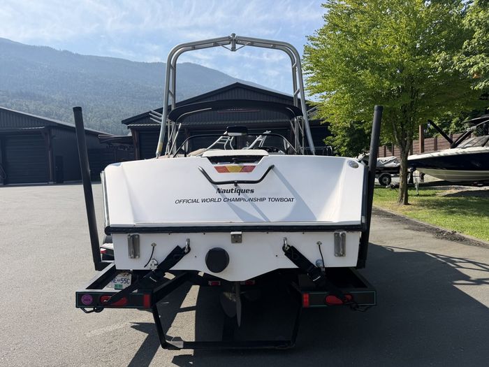 1995 Correct Craft Ski Nautique Photo 5 of 11