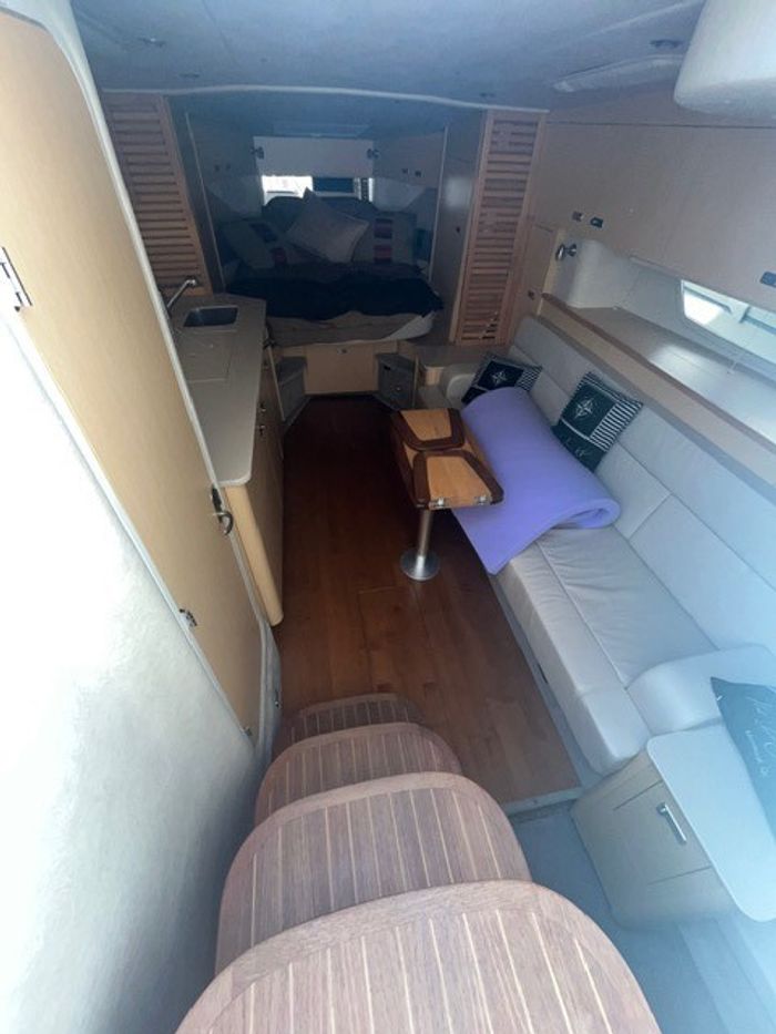 2012 Sea Ray 370 SUNDANCER Photo 6 of 10