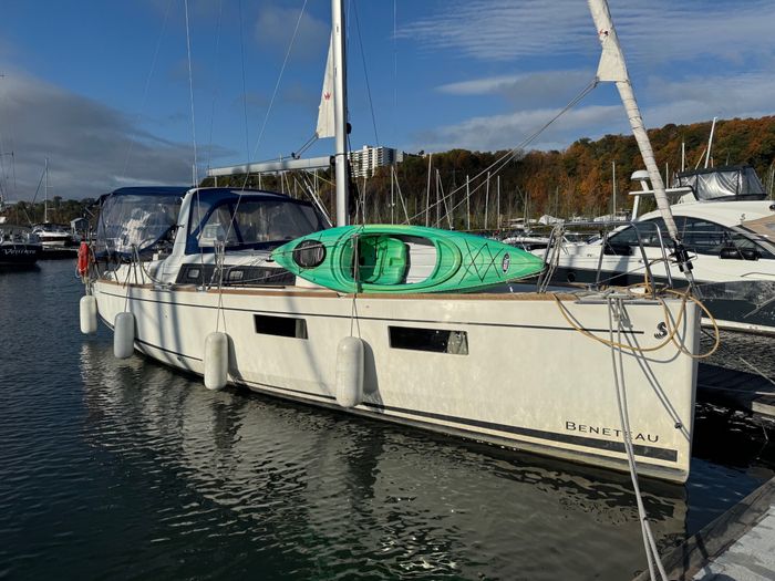 2019 Beneteau Oceanis 35.1 Photo 1 of 25
