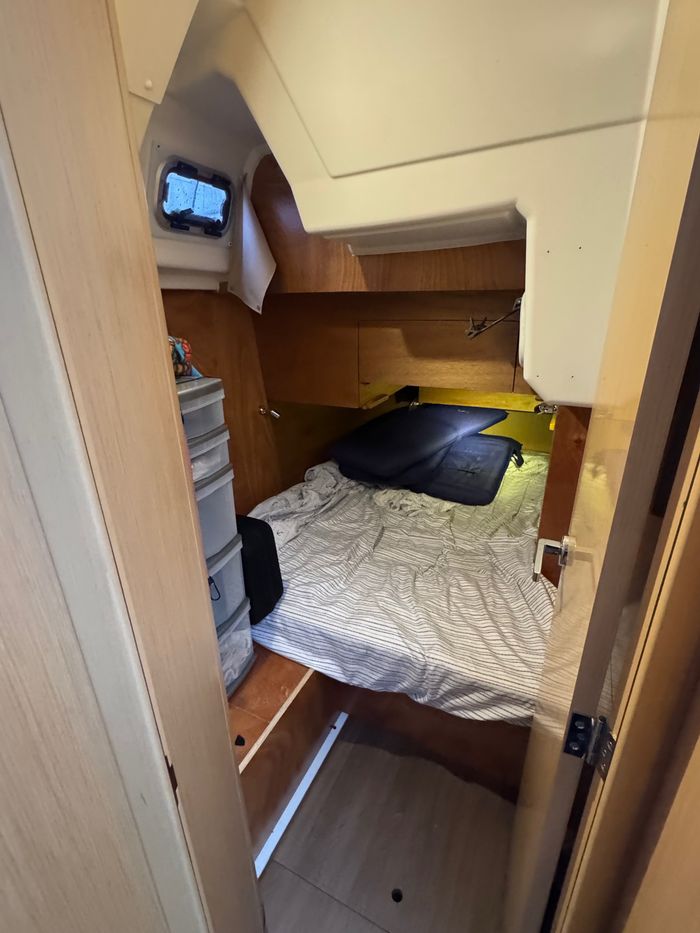 2019 Beneteau Oceanis 35.1 Photo 13 of 25