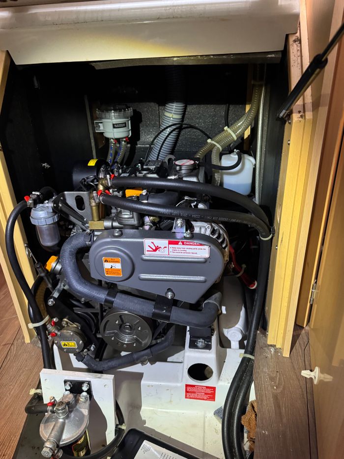 2019 Beneteau Oceanis 35.1 Photo 8 of 25