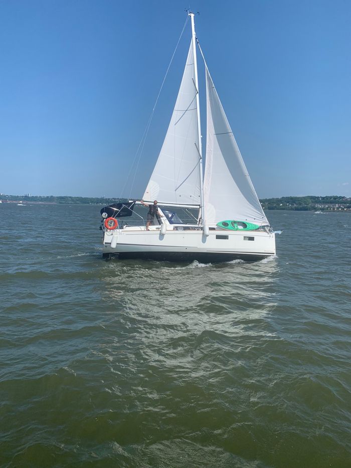 2019 Beneteau Oceanis 35.1 Photo 21 of 25