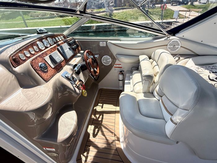 2005 Larson 370 Cabrio Photo 24 sur 64