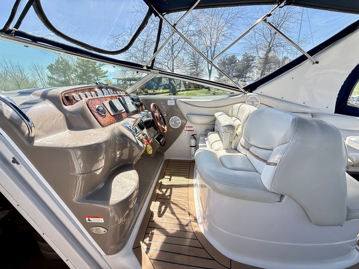 2005 Larson 370 Cabrio Photo 25 sur 64