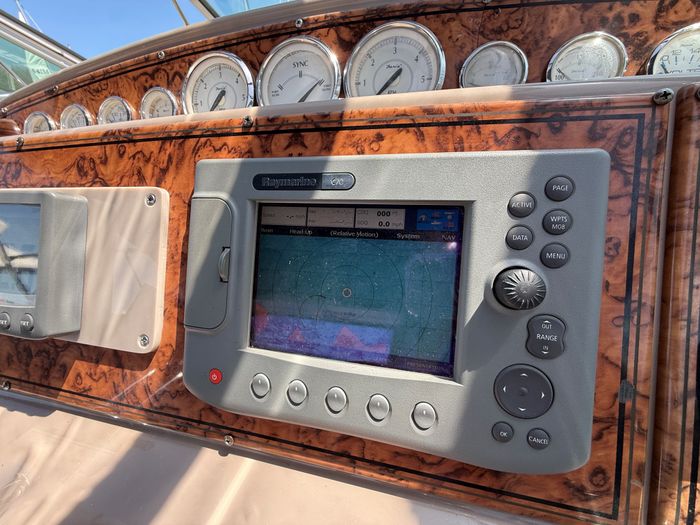 2005 Larson 370 Cabrio Photo 30 sur 64
