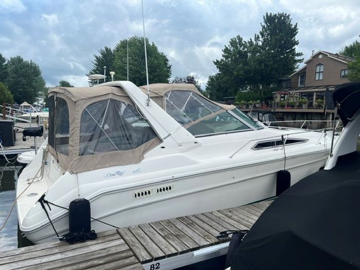 1993 Sea Ray 330 SUNDANCER Photo 1 of 8