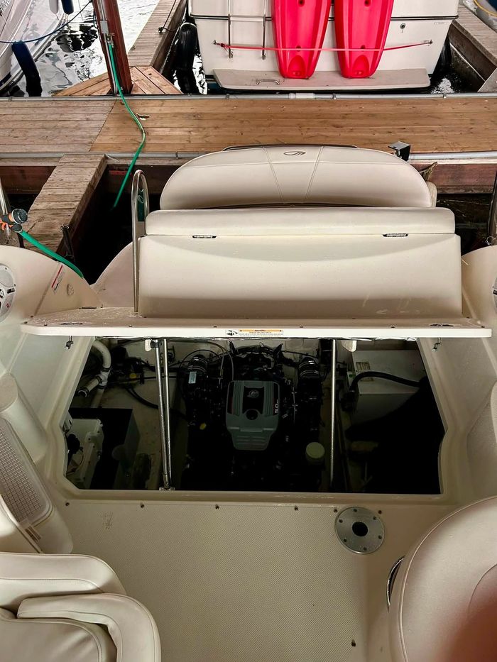 2009 Maxum 2500 SE Photo 11 of 27