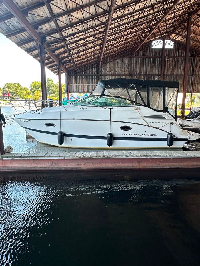 2009 Maxum 2500 SE Photo 4 of 27