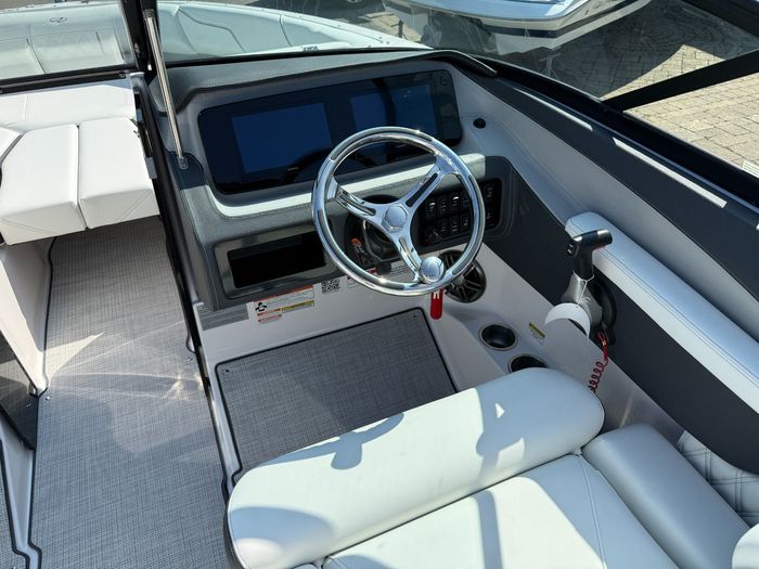 2027 Regal LX2 Photo 20 sur 34
