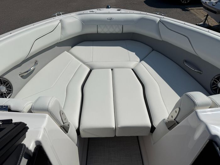 2027 Regal LX2 Photo 22 sur 34