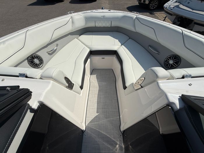 2027 Regal LX2 Photo 23 sur 34