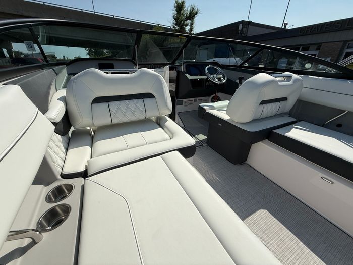 2027 Regal LX2 Photo 18 sur 34