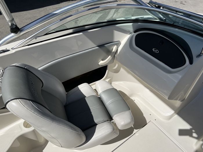 2010 Sea Ray 185 Sport Photo 26 of 33