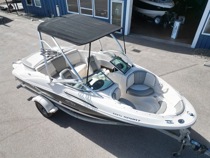 2010 Sea Ray 185 Sport Photo 3 of 33