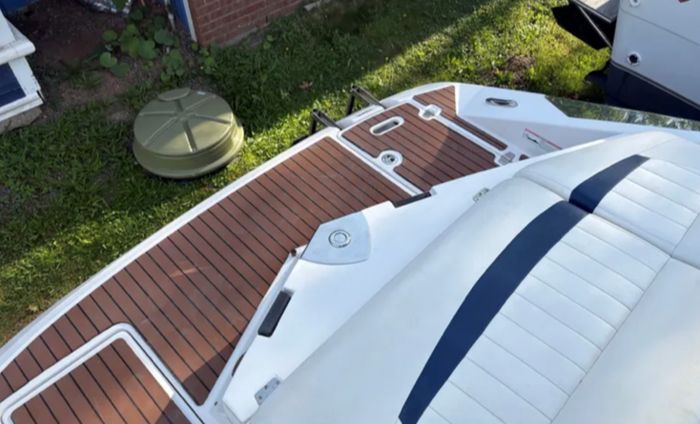 2009 Regal 2250 Cuddy Photo 6 sur 14