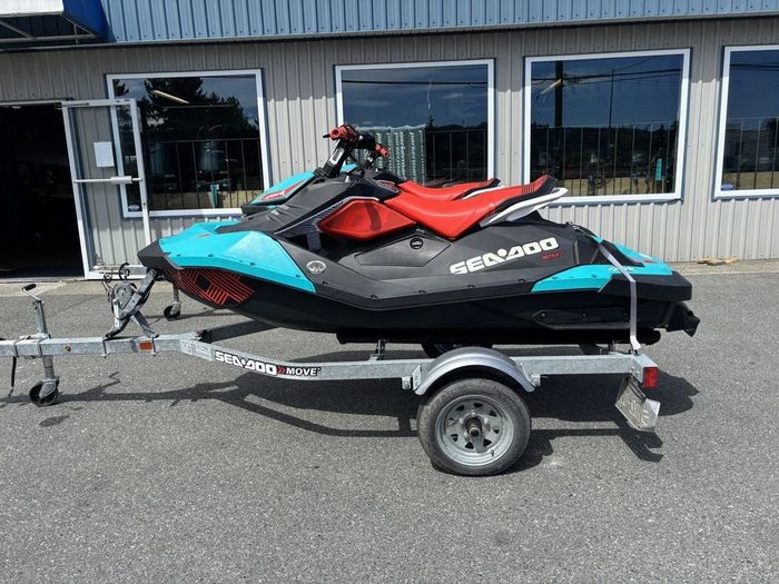 2017 Sea-Doo Trixx Photo 2 of 5