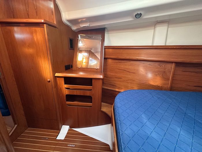 2007 Jeanneau Sun Odyssey 45 Photo 24 of 45