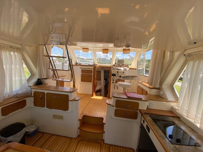 2012 Custom 390 Trawler Photo 17 of 31