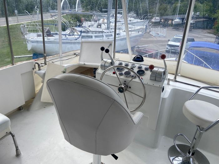 2012 Custom 390 Trawler Photo 14 of 31