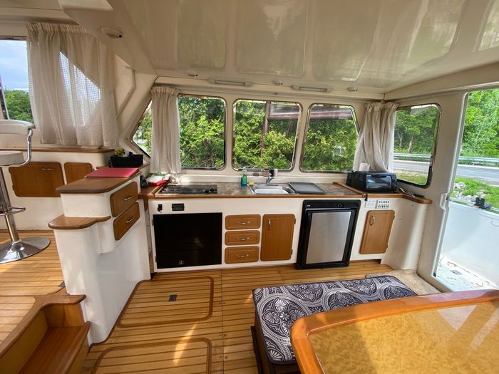 2012 Custom 390 Trawler Photo 25 of 31