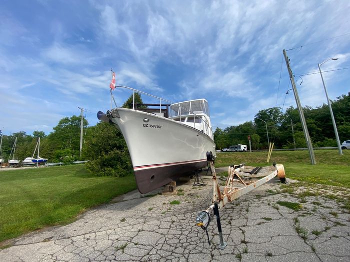 2012 Custom 390 Trawler Photo 3 of 31