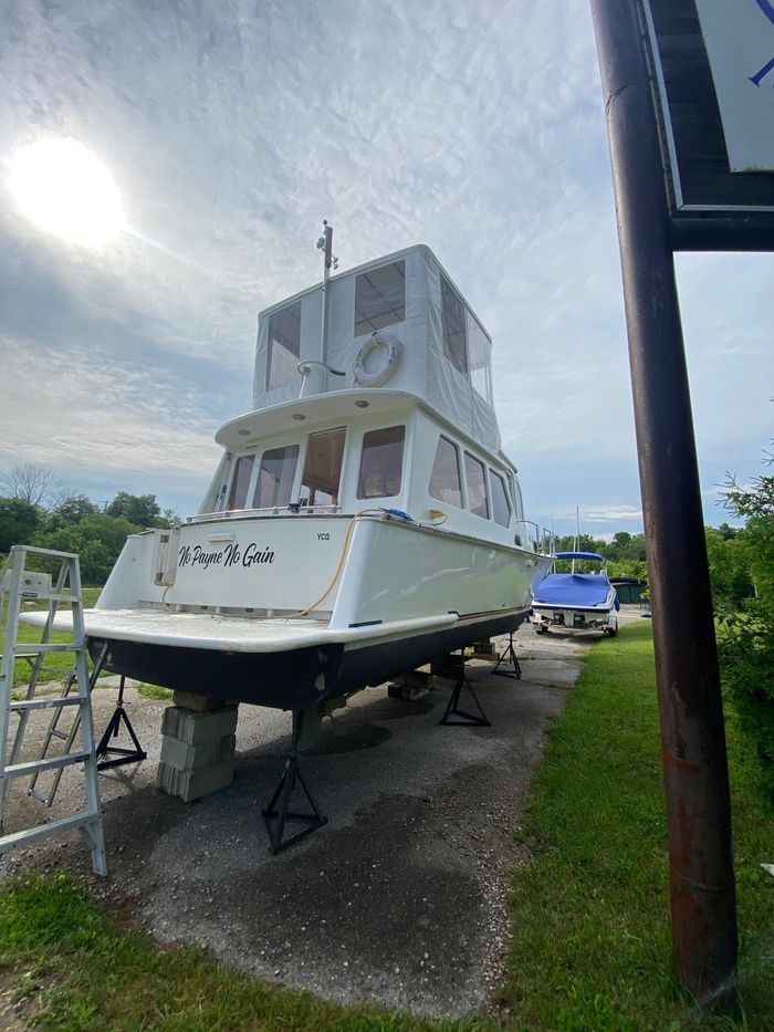 2012 Custom 390 Trawler Photo 7 of 31