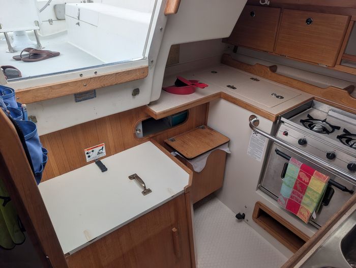 1999 Catalina 36 mk II Photo 10 of 40