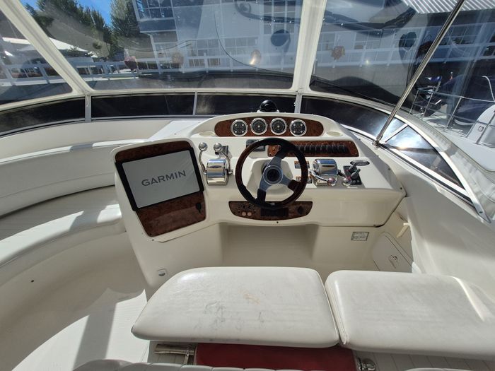 2004 Meridian 411 Sedan Photo 16 of 17