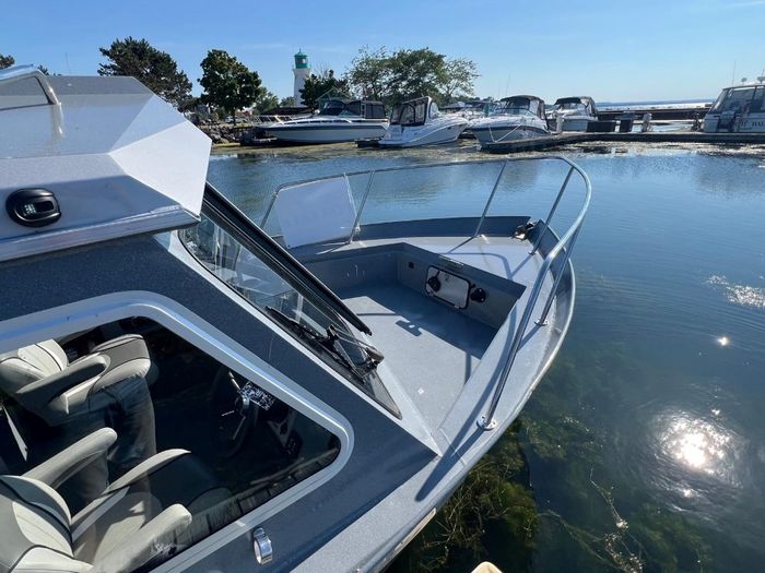 2021 KingFisher 2425 Escape HT Photo 3 of 25