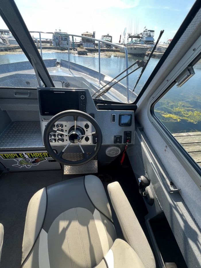 2021 KingFisher 2425 Escape HT Photo 9 of 25