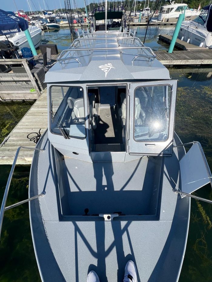 2021 KingFisher 2425 Escape HT Photo 11 of 25